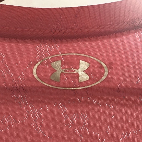 Under Armour V- Neck Heatgear Loose Tee - Excellent Condition 2XL - Picture 7 of 7